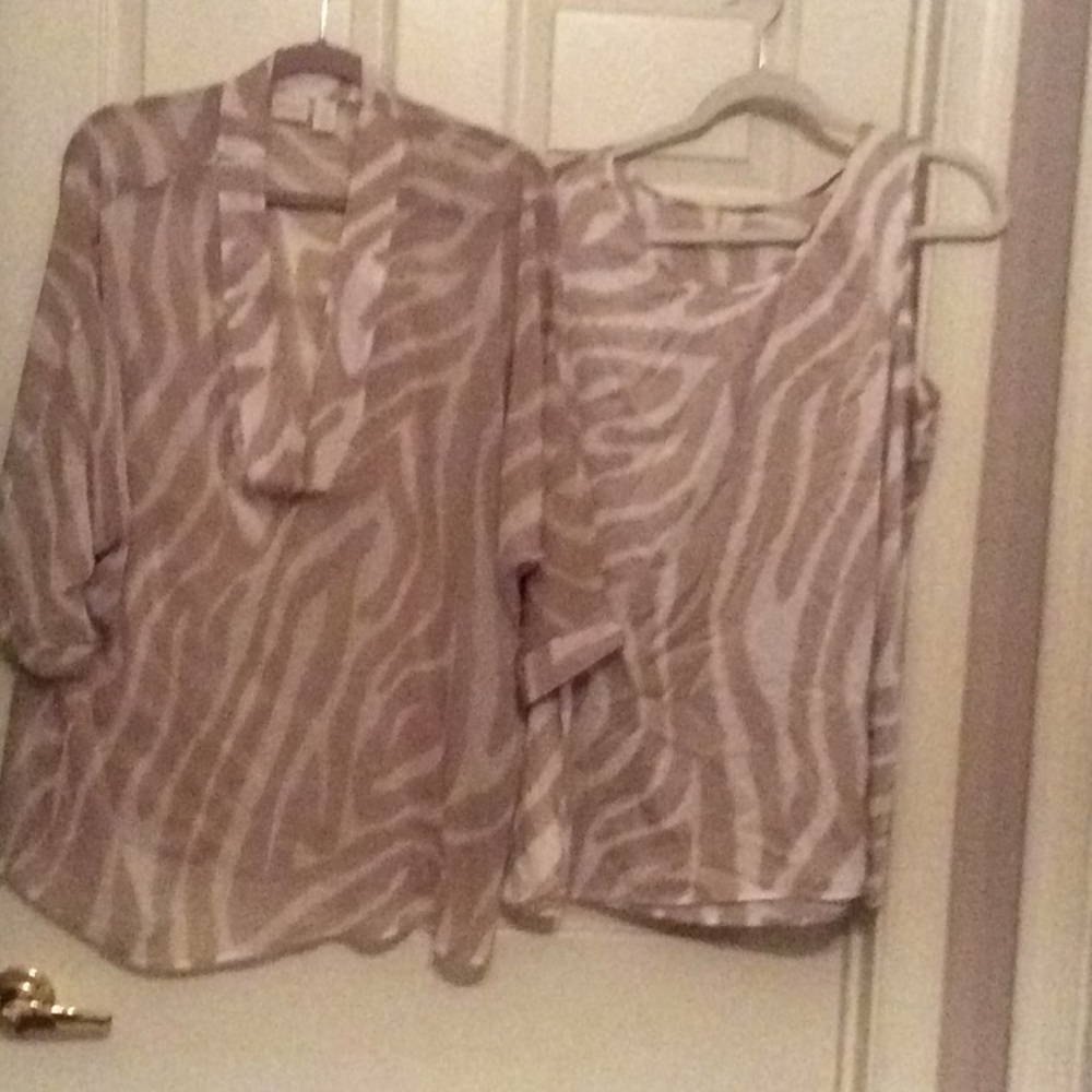 Chico 2 pc tank w/ sheer long sleeve top size 2